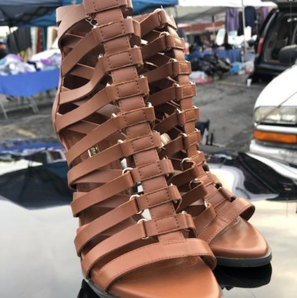 BCB Generation Gator Sandals S 6.5